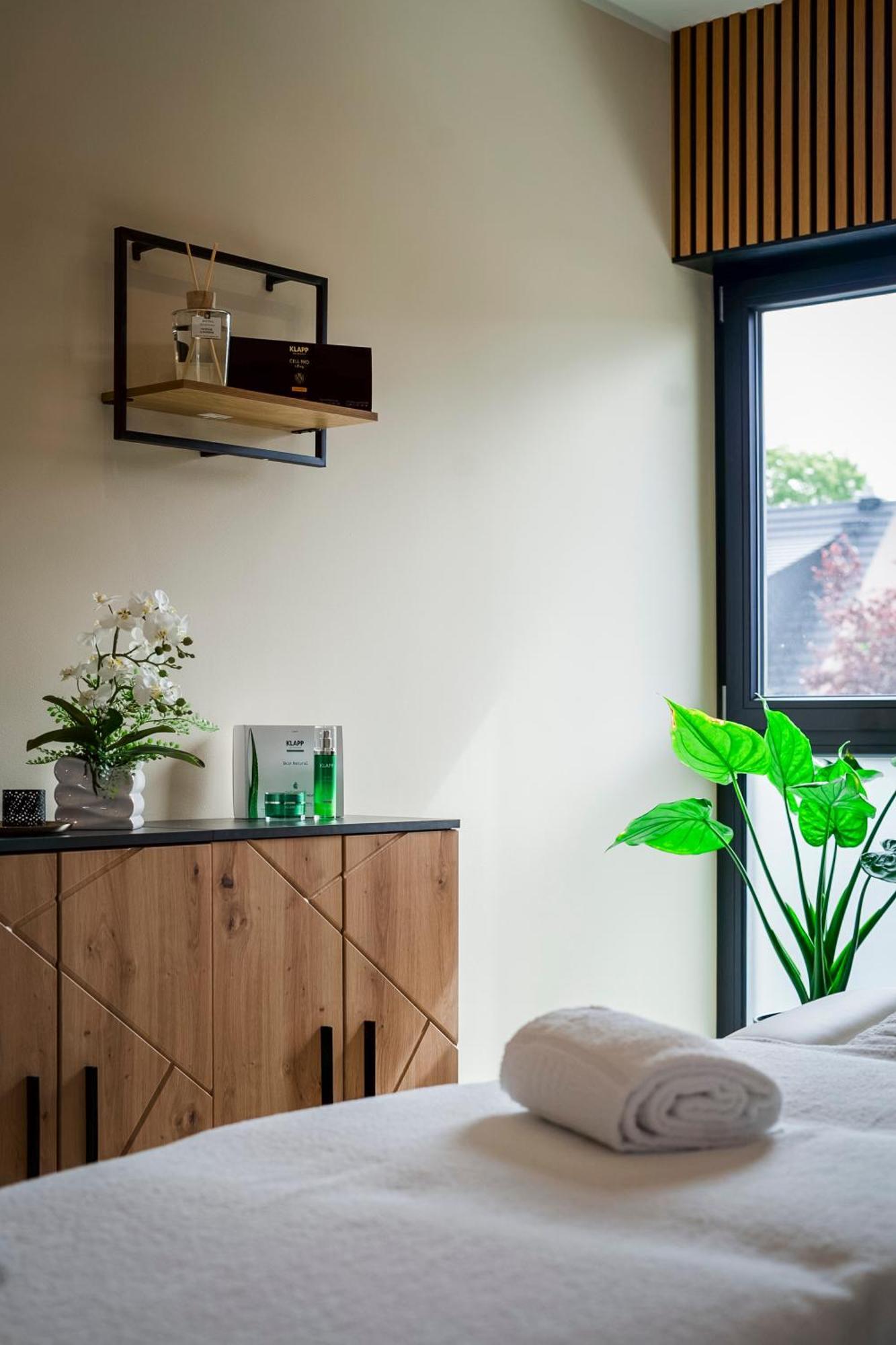 Bernstein Acamed Resort 宁堡 外观 照片