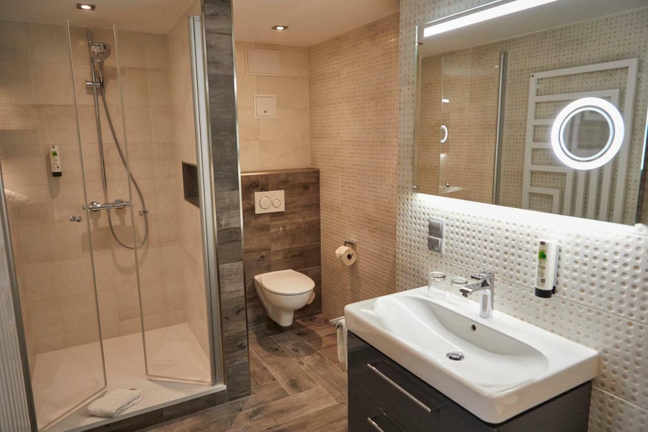 Bernstein Acamed Resort 宁堡 外观 照片