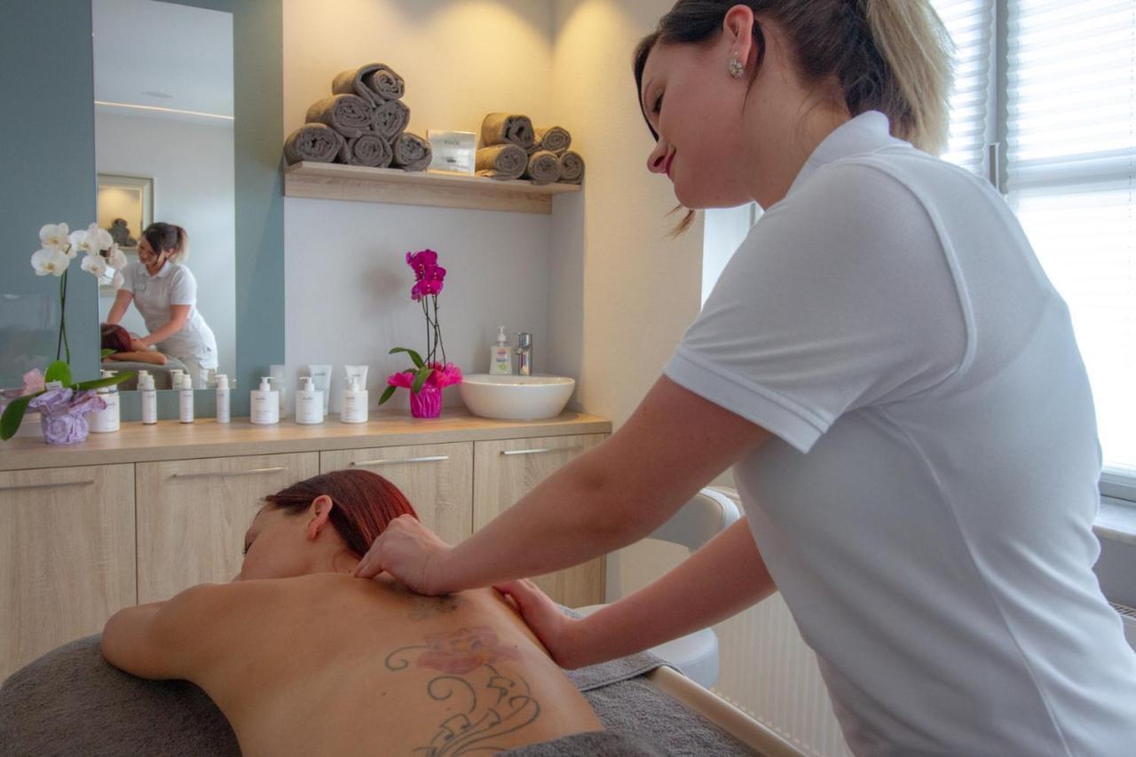 Bernstein Acamed Resort 宁堡 外观 照片